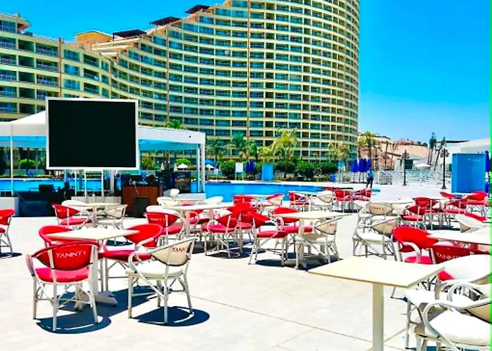 Porto Pyramids 4 *