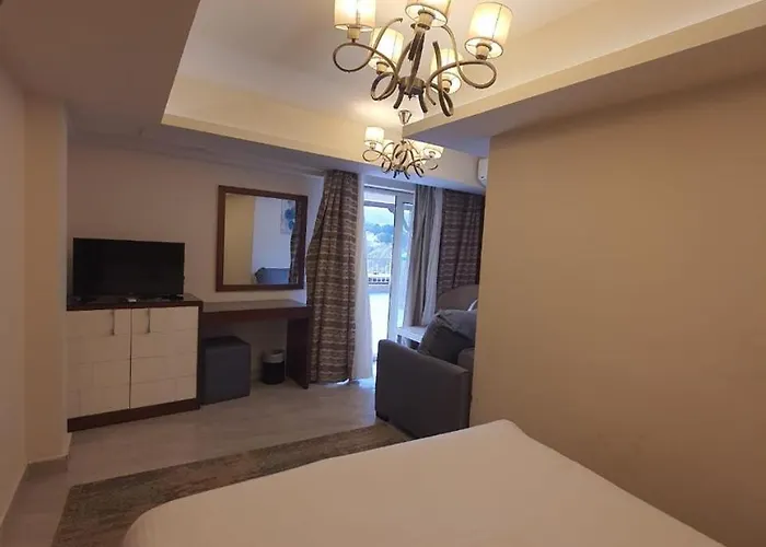 Porto Pyramids 4 *